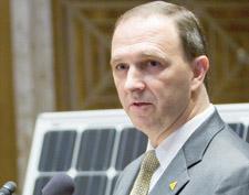 Resource Box Header Tariffs Boost Solar-Panel Makers in U.S. / Duties on Chinese Products Amid Subsidy Accusations Prompt Expansion